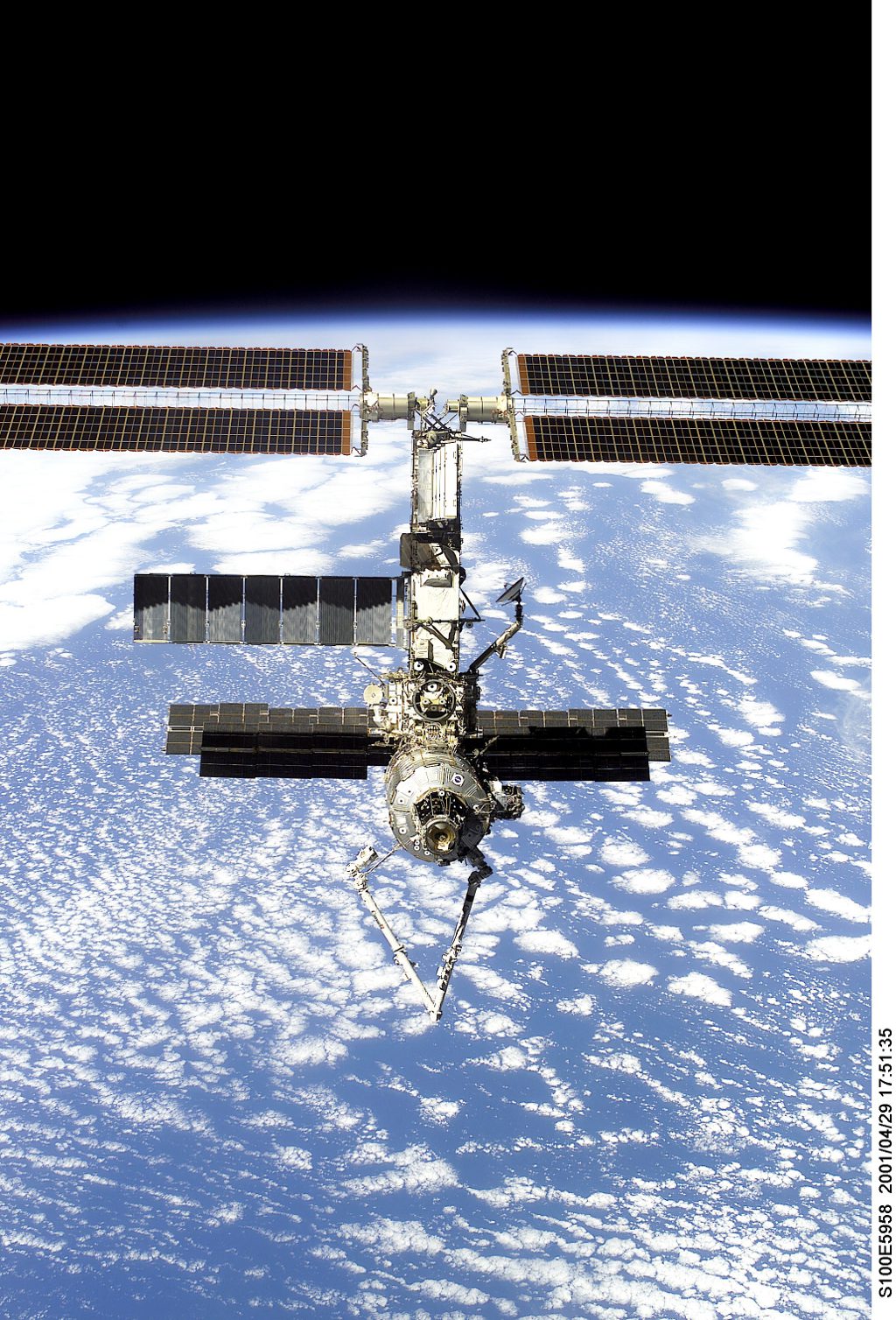 Международная космическая станция Апрель 2001