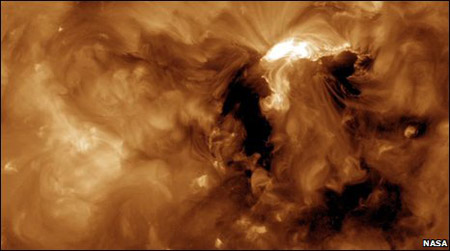 NASA показала снимки Солнца сверхвысокого разрешения
