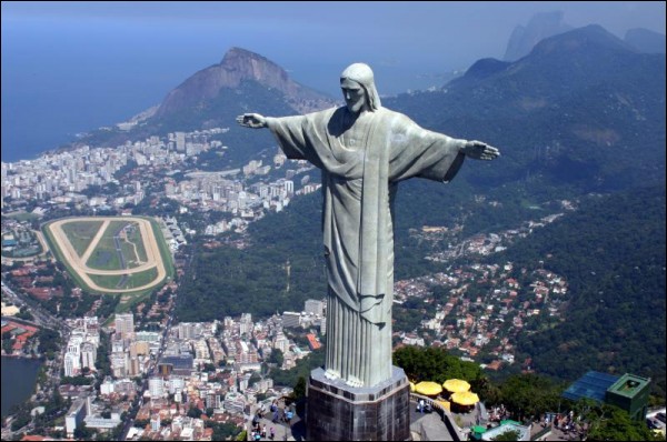 Самая высокая статуя Иисуса Христа возведена. 