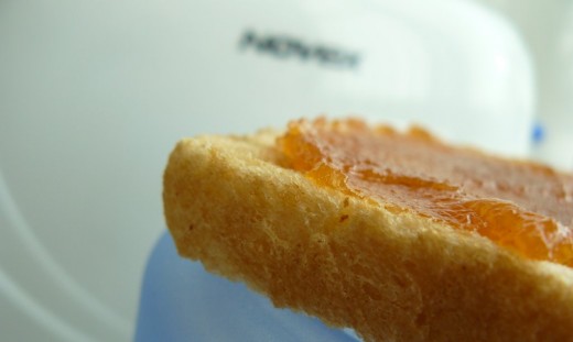 Британский ученый вывел идеальный тост с джемом