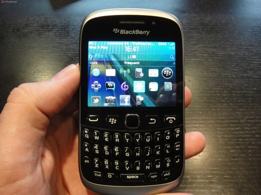 Обзор смартфона BlackBerry 9320 Curve