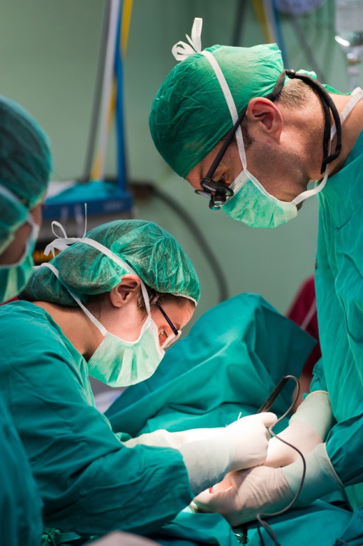 Хирург из Италии хочет первым в мире трансплантировать голову человека