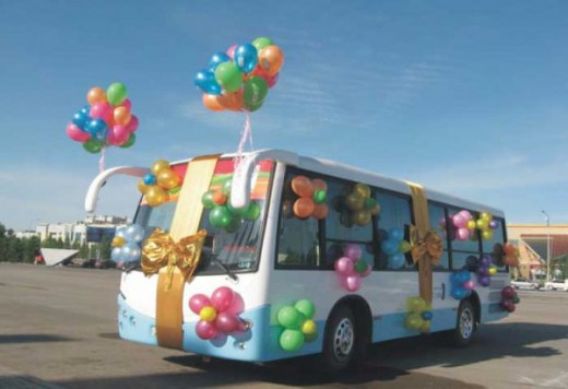 Заказ автобуса на праздники: основные нюансы