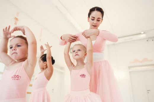 Ангелы-балерины поддержат особенных детей в проекте «Мы все из одной глины»
