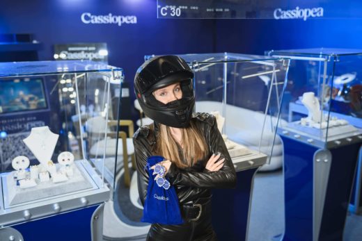 Ювелирный бренд представил цифрового аватара - искусственный интеллект «Касси» на Junwex 2025