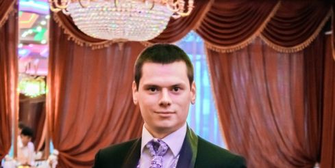 Владимир Меркушев — стильный ведущий на свадьбу в Москве