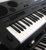 Интернет-магазин Casio предлагает приобрести синтезатор WK-7600 и получить стойку в подарок
