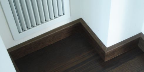Как выбрать напольный плинтус