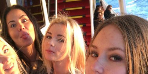 Как работают Party-girl за границей