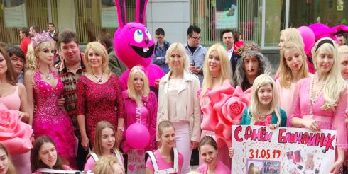 Весна завершилась в Москве парадом блондинок 2017