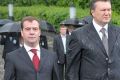 Медведев, Янукович, Венок (фото, видео)