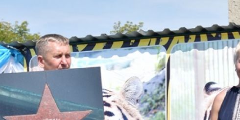 «Звезда МейТан» появилась на Аллее друзей Барнаульского зоопарка