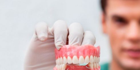 Как найти хорошую стоматологию с услугой протезирования?