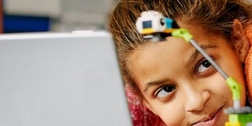 LEGO® Education предлагает воспользоваться учебно-методическими материалами  Maker