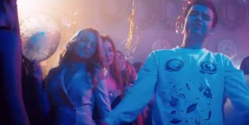 На Youtube завоевывает популярность видеоклип блогера Сергея Косенко «Здесь и сейчас»