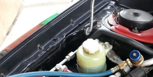 Как самостоятельно заправить автокондиционер