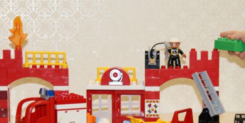 Где лучше всего покупать конструкторы Lego?
