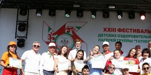 KAMA TYRES устроил автограф-сессию с Тимерзяновым на фестивале детских лагерей «Татнефти»