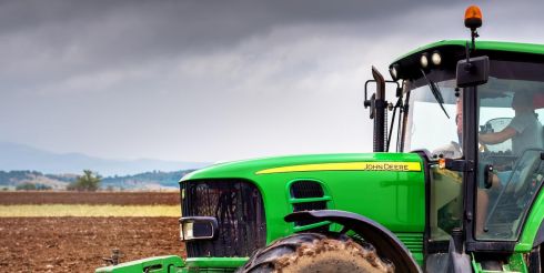 Аккумулятор на трактор «МТЗ»: особенности и требования по выбору