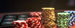 Лицензия и системы безопасности в казино Покердом