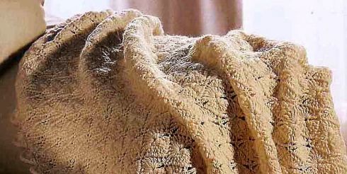 Что подарить на Новый год? Конечно же, плед!