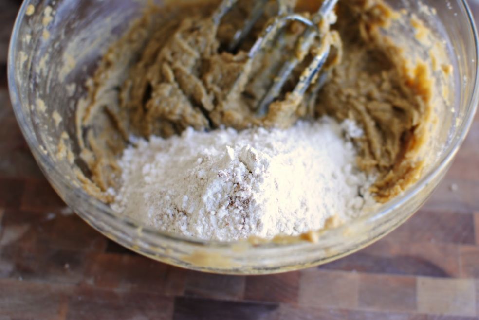Овсяное печенье с изюмом и жареным пеканом фото-рецепт