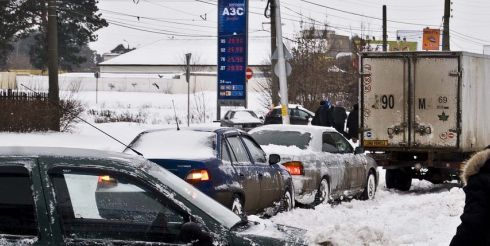 Из-за многокилометровых пробок москвичи ночевали в машинах