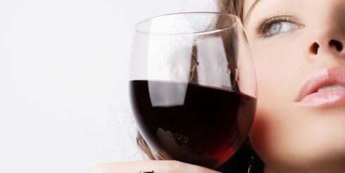 Как алкоголь влияет на женщину