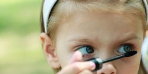 Детская косметика: плюсы и минусы